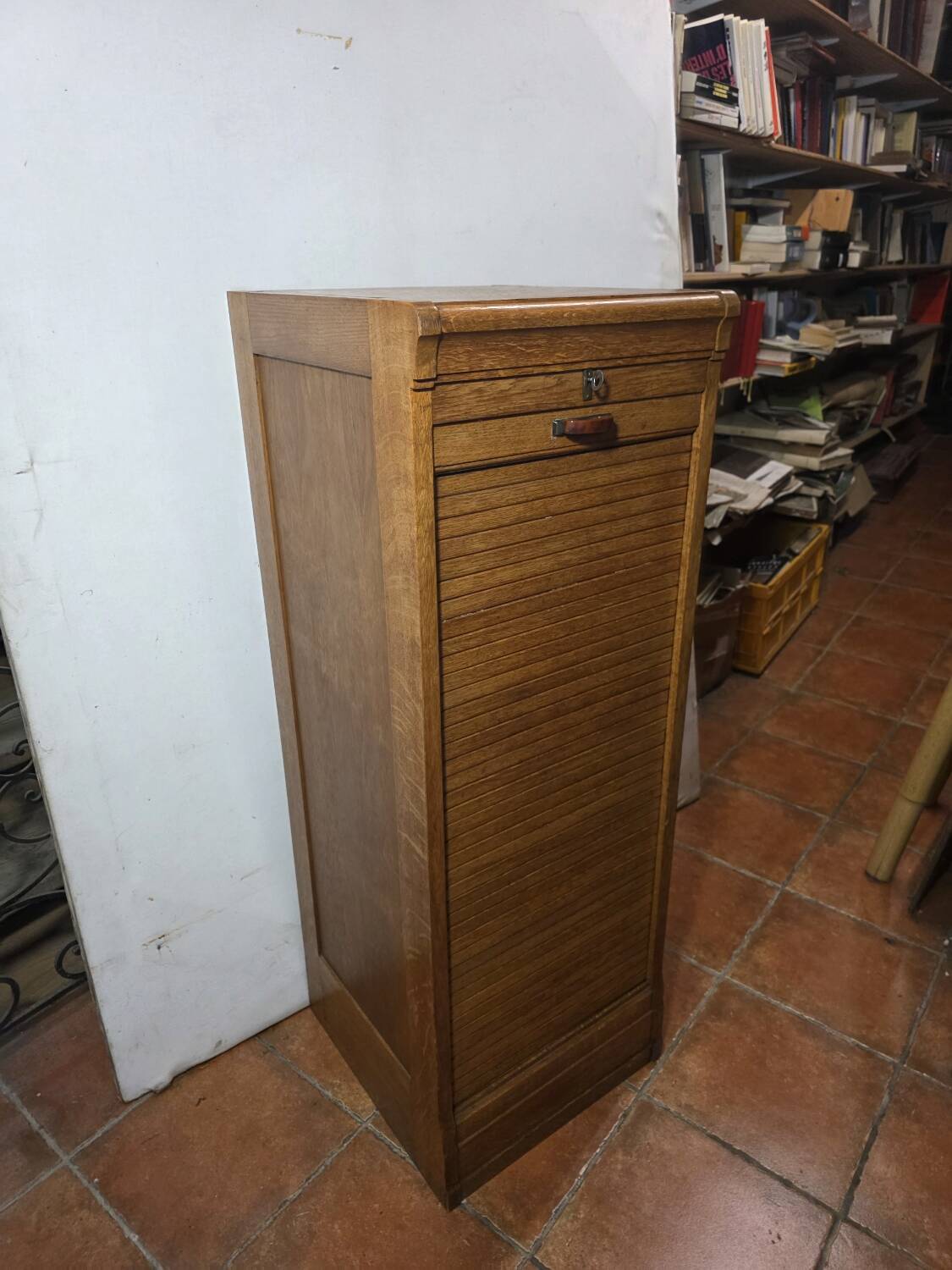 Art Deco curtain cabinet from the 1930s in oak with interior drawers, 120cm H.