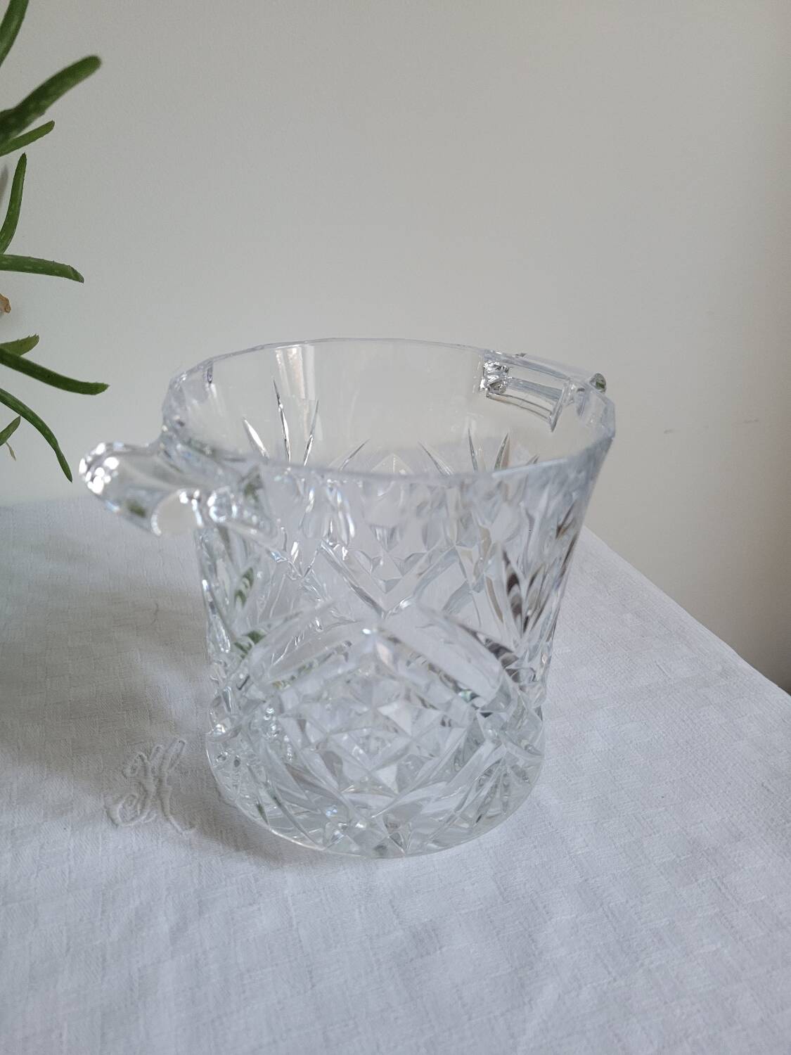 Champagne bucket or crystal ice bucket