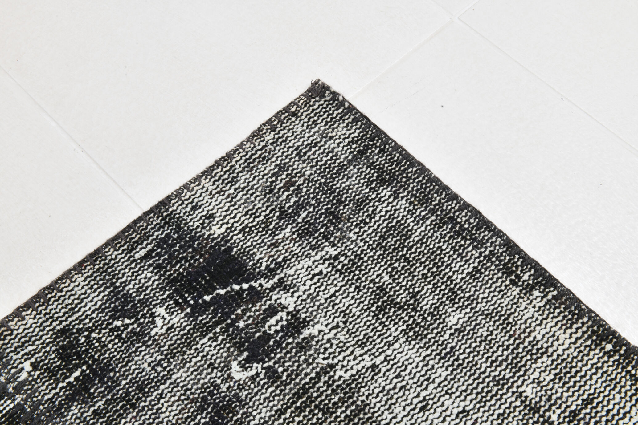 7x10 white & black oriental carpet