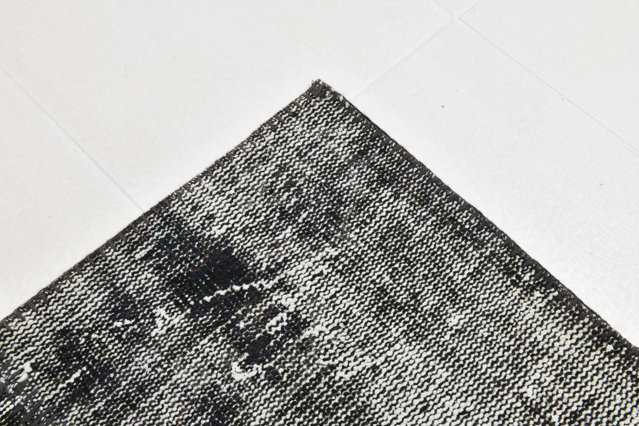 Tapis oriental blanc & noir 311x213