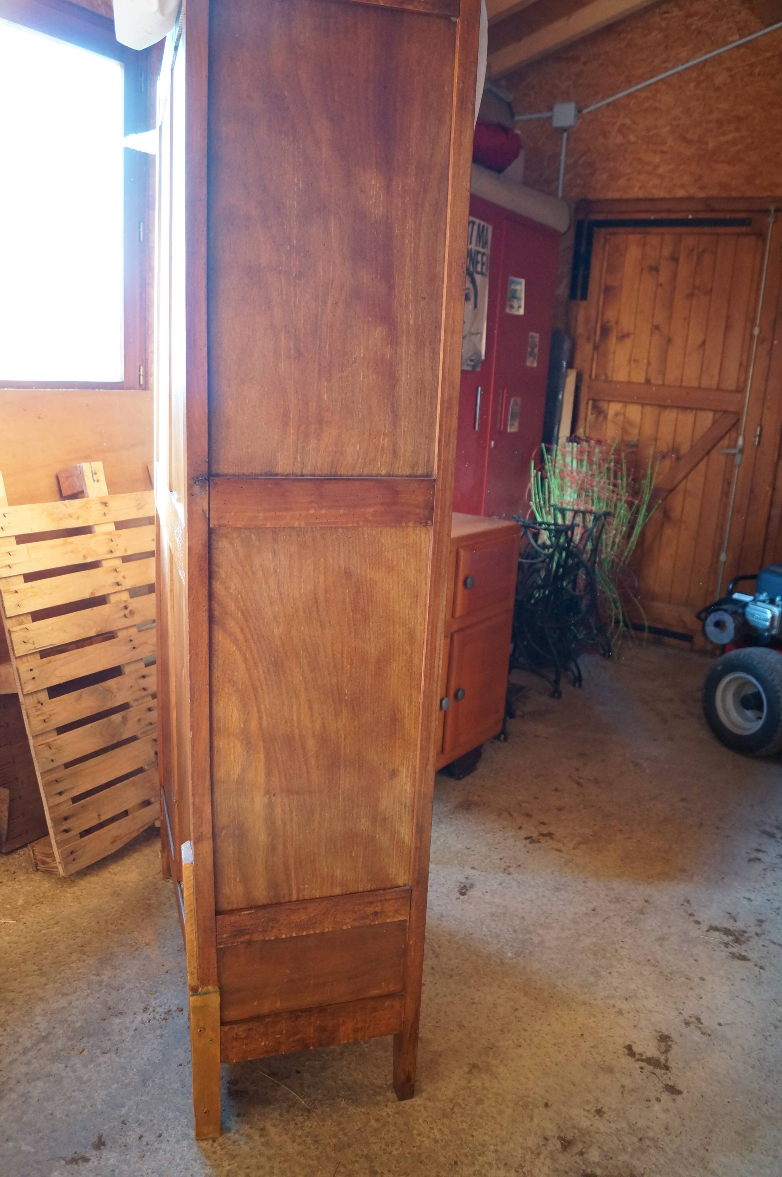 Refreshed shelf cabinet