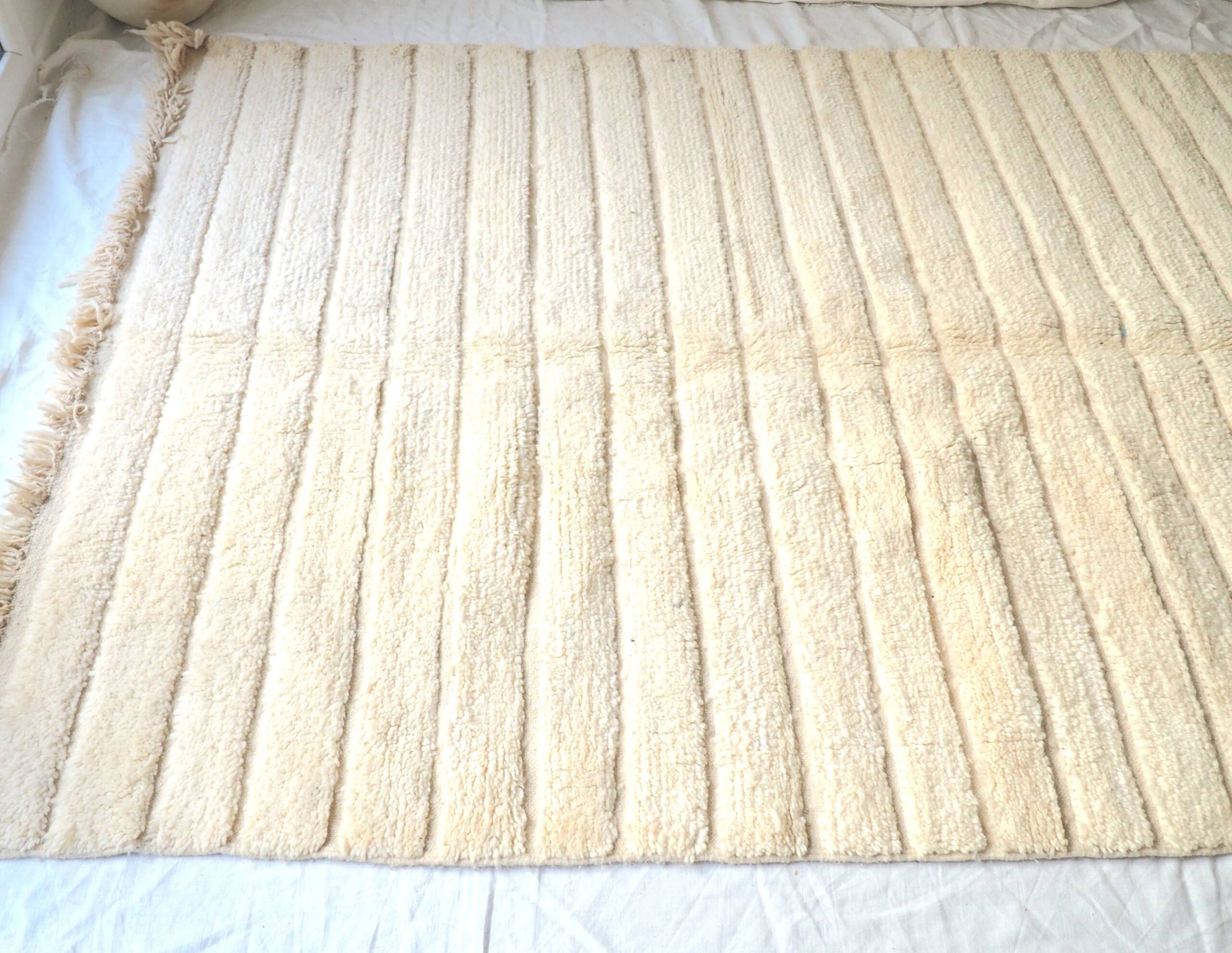 Off-white Beni Ourain Moroccan rug. 100% pure wool, handmade. 245x160cm