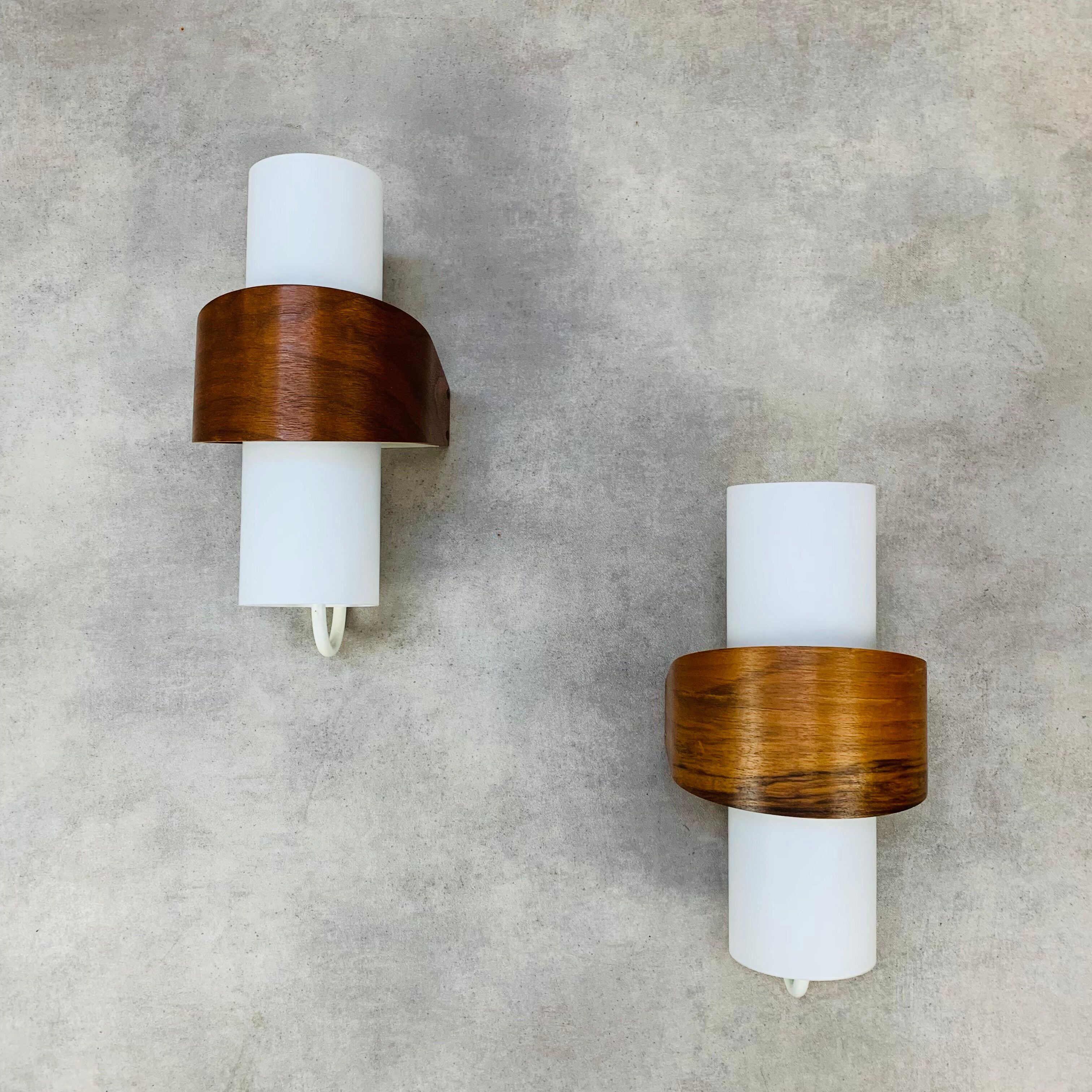 Pair of Louis Kalff NX40 model wall lamps for Philips