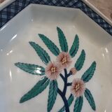 2 Asian decorative plates