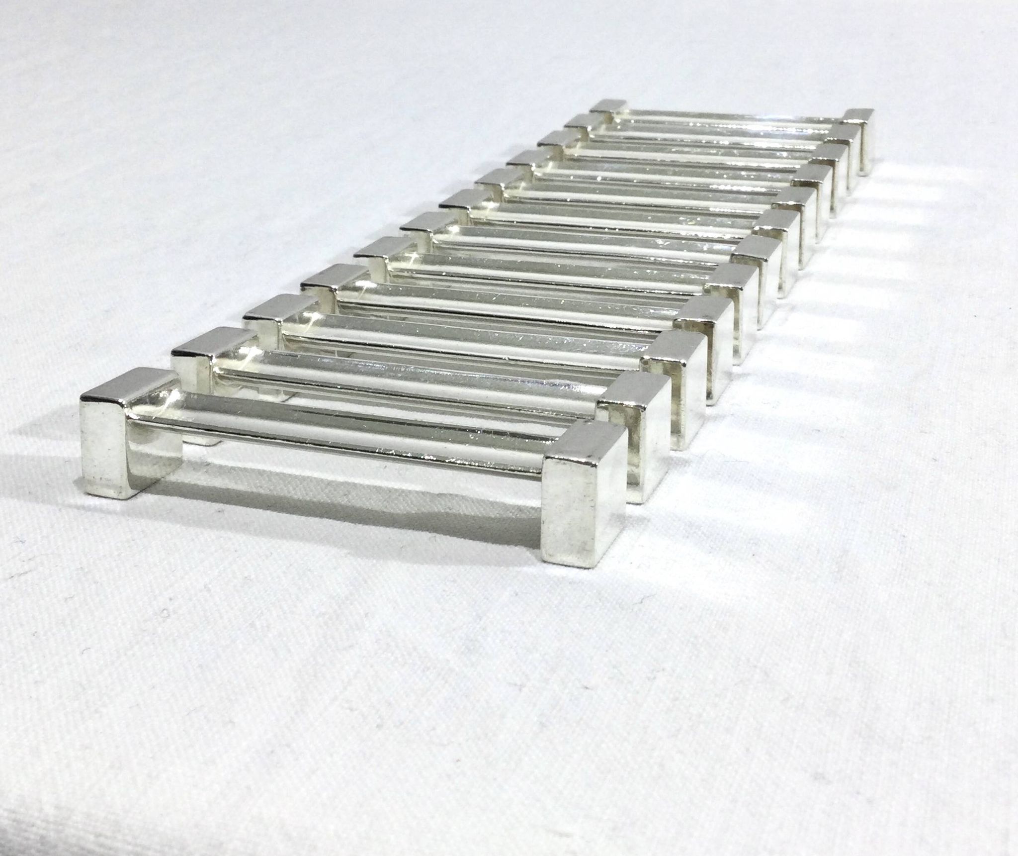 Saint Médard – 12 silver metal knife holders