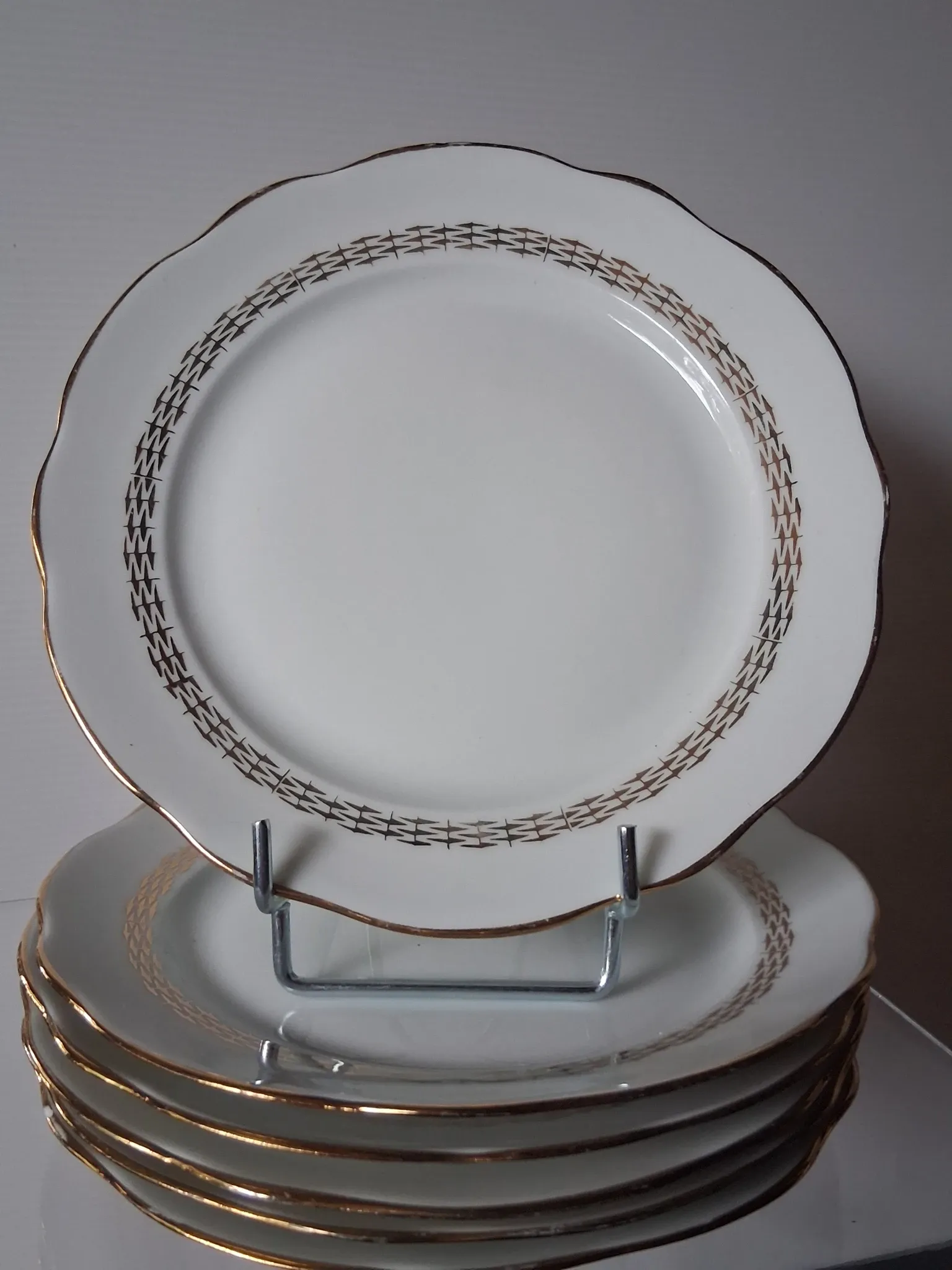 6 dessert plates in porcelain from Sologne "La Motte in good condition.