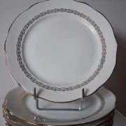 6 dessert plates in porcelain from Sologne "La Motte in good condition.