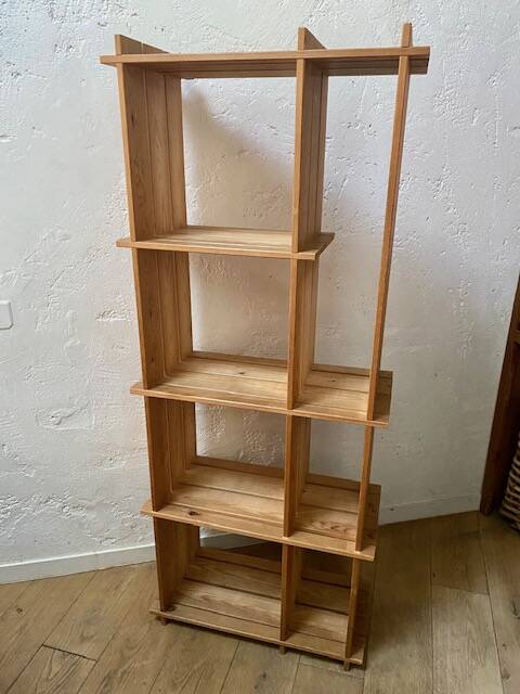 Regain homemade pine bookcase shelf
