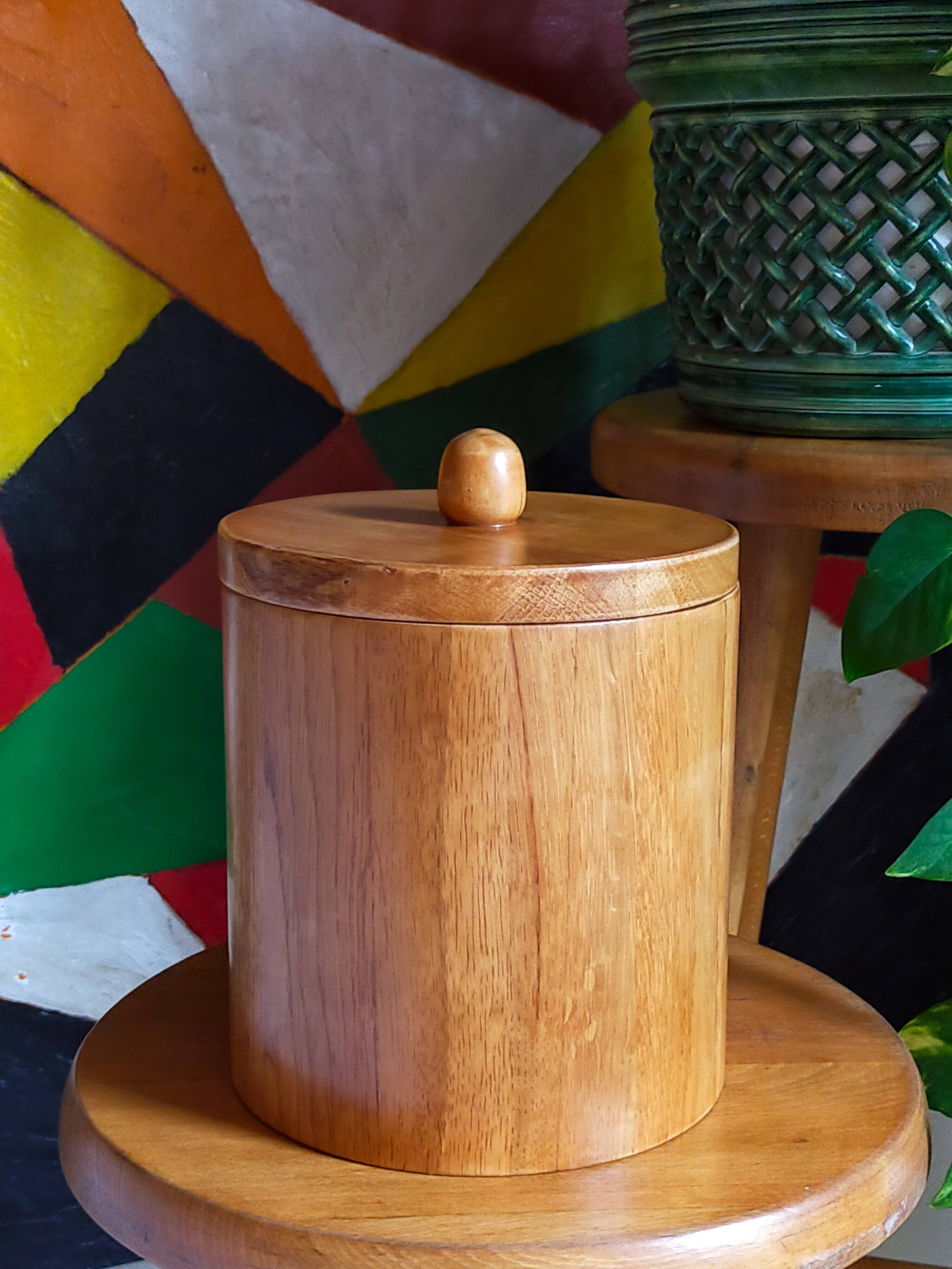 Vintage varnished solid blond wood box