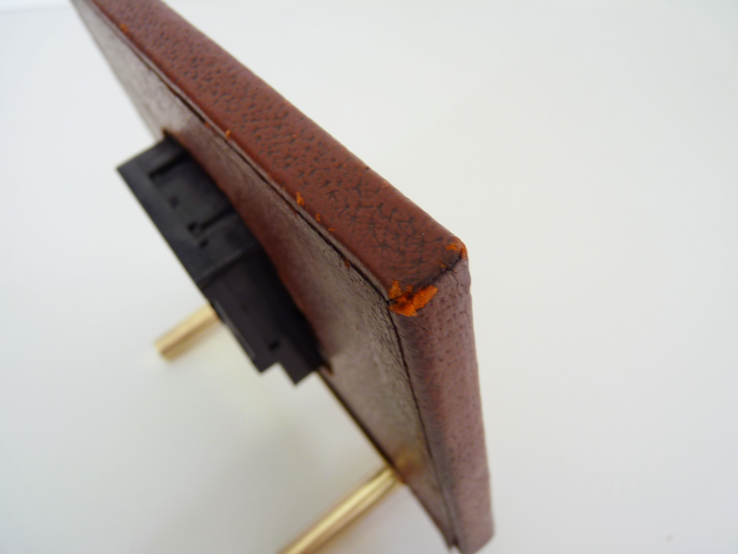 Table clock, pendulum, Bayard in leather covered brown and brass