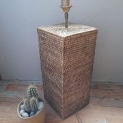 Pied de lampe rotin tressé, carré, vintage 1970