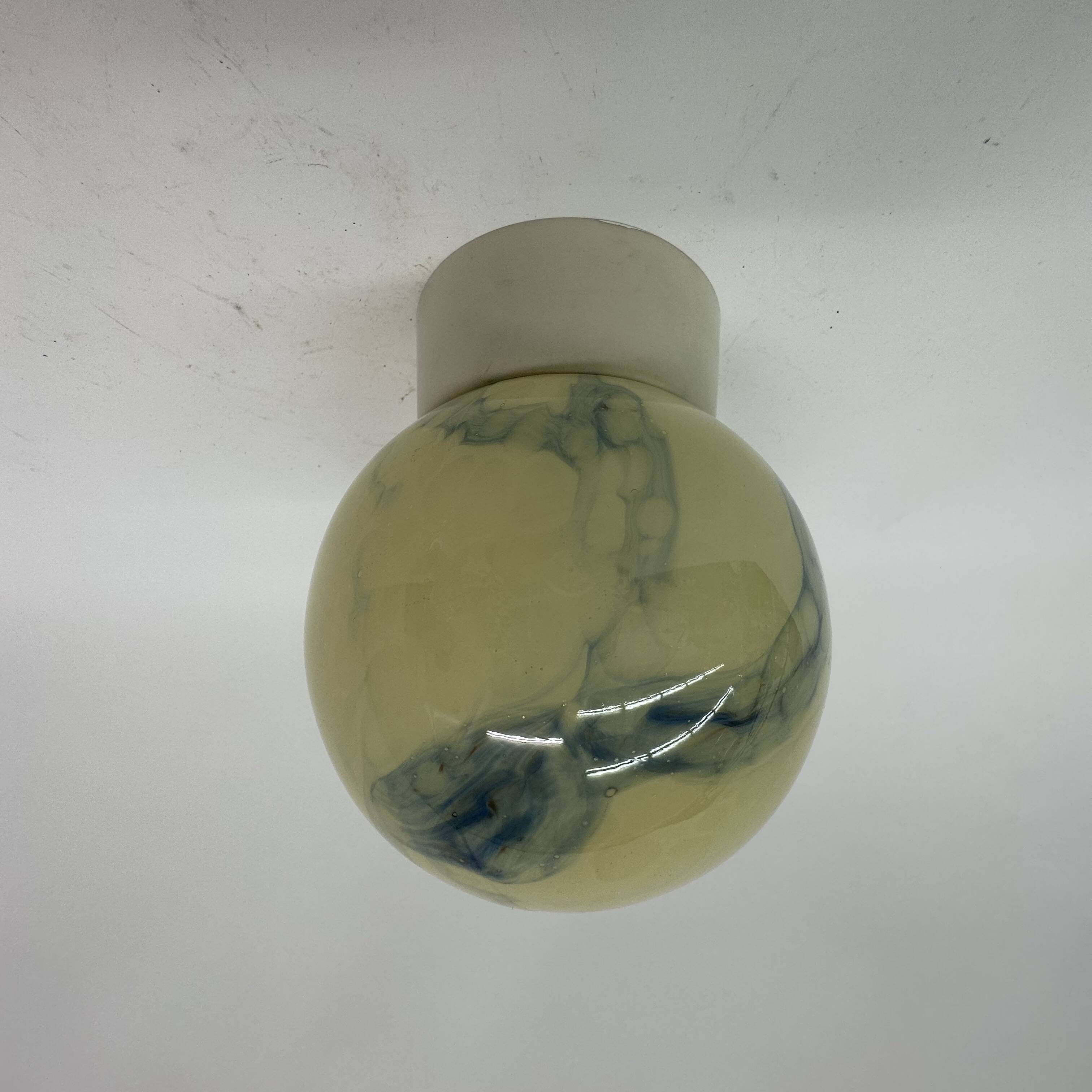Plafonnier en verre marbré art déco Thabur, années 1930, Pays-Bas
