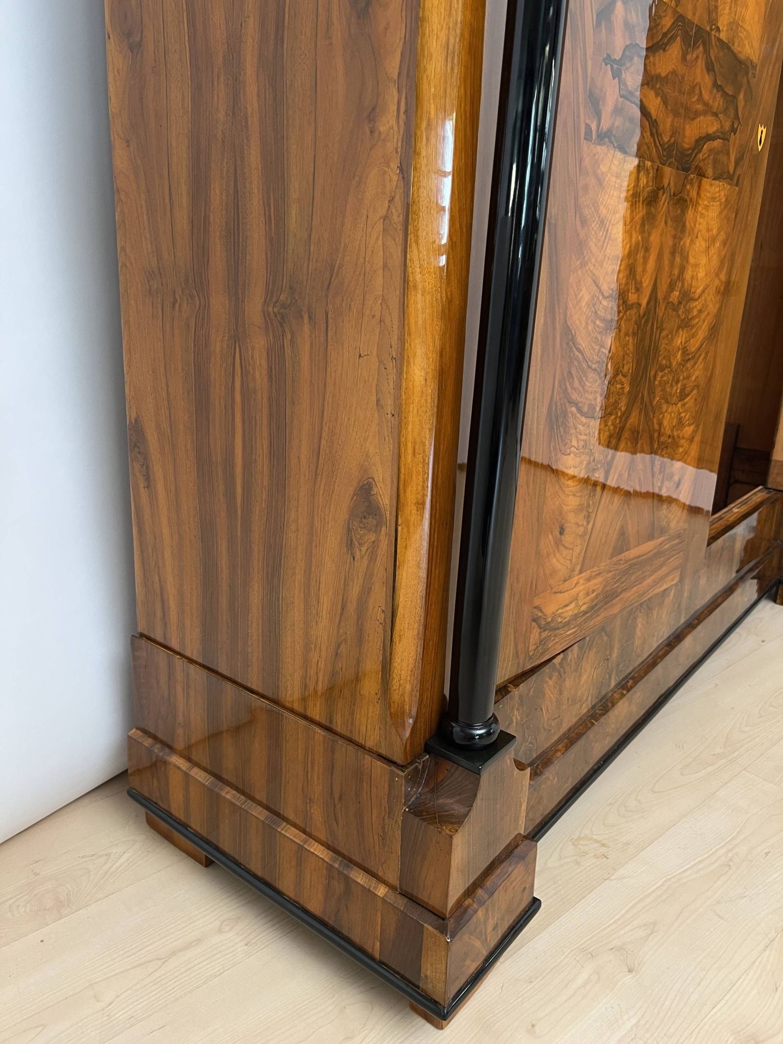 Biedermeier Wardrobe, Walnut Veneer, South Germany circa 1820