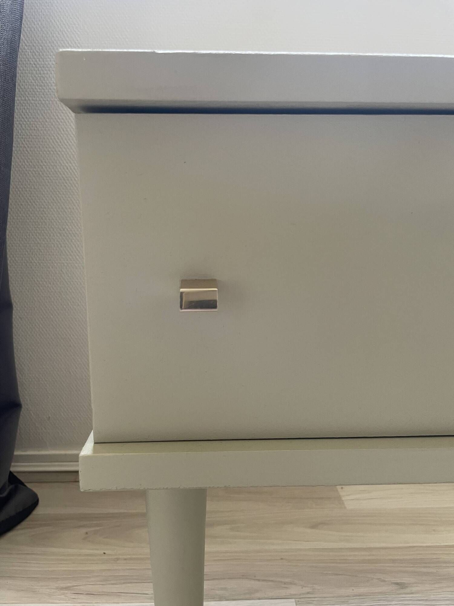 Table de chevet