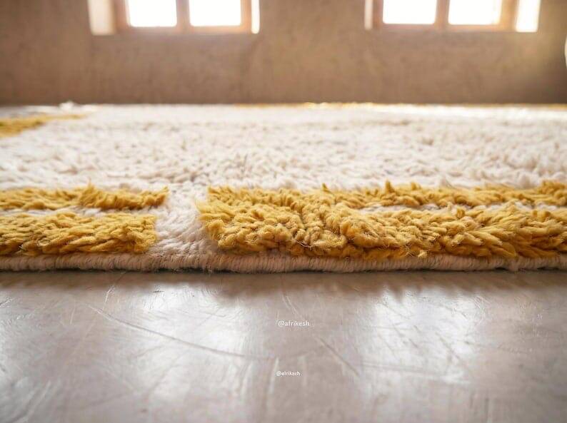 Handwoven natural wool rug, traditional craftsmanship, 150/250 cm.