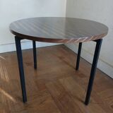 Round coffee table