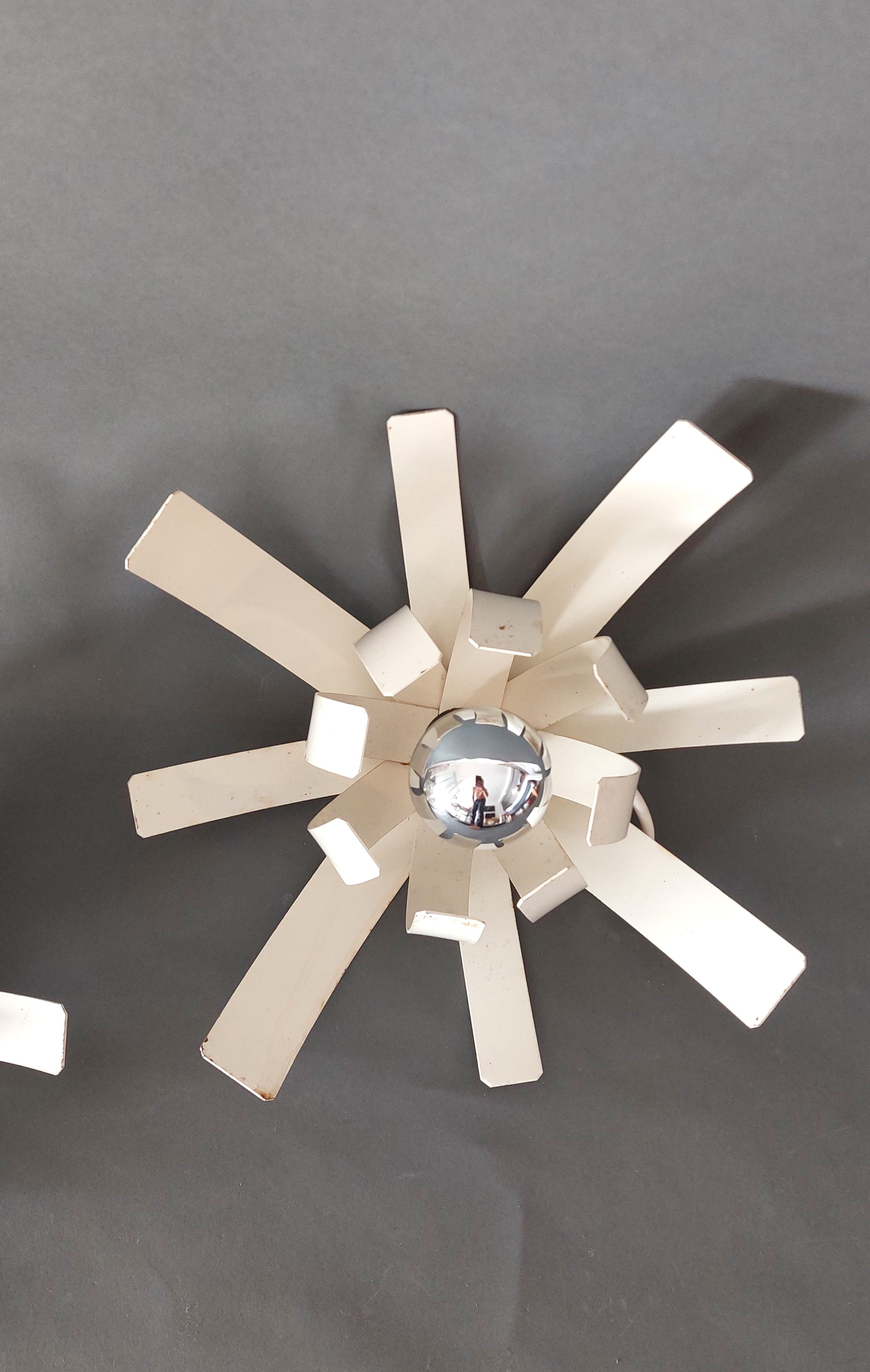 Pair of white lacquered steel sconces by Michel Boyer for Oxam circa 1970.
