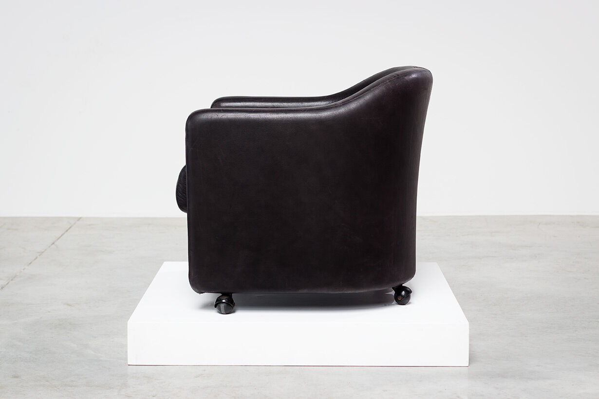 Eugenio Gerli two lounge chair from the 142 Tecno 1960 series