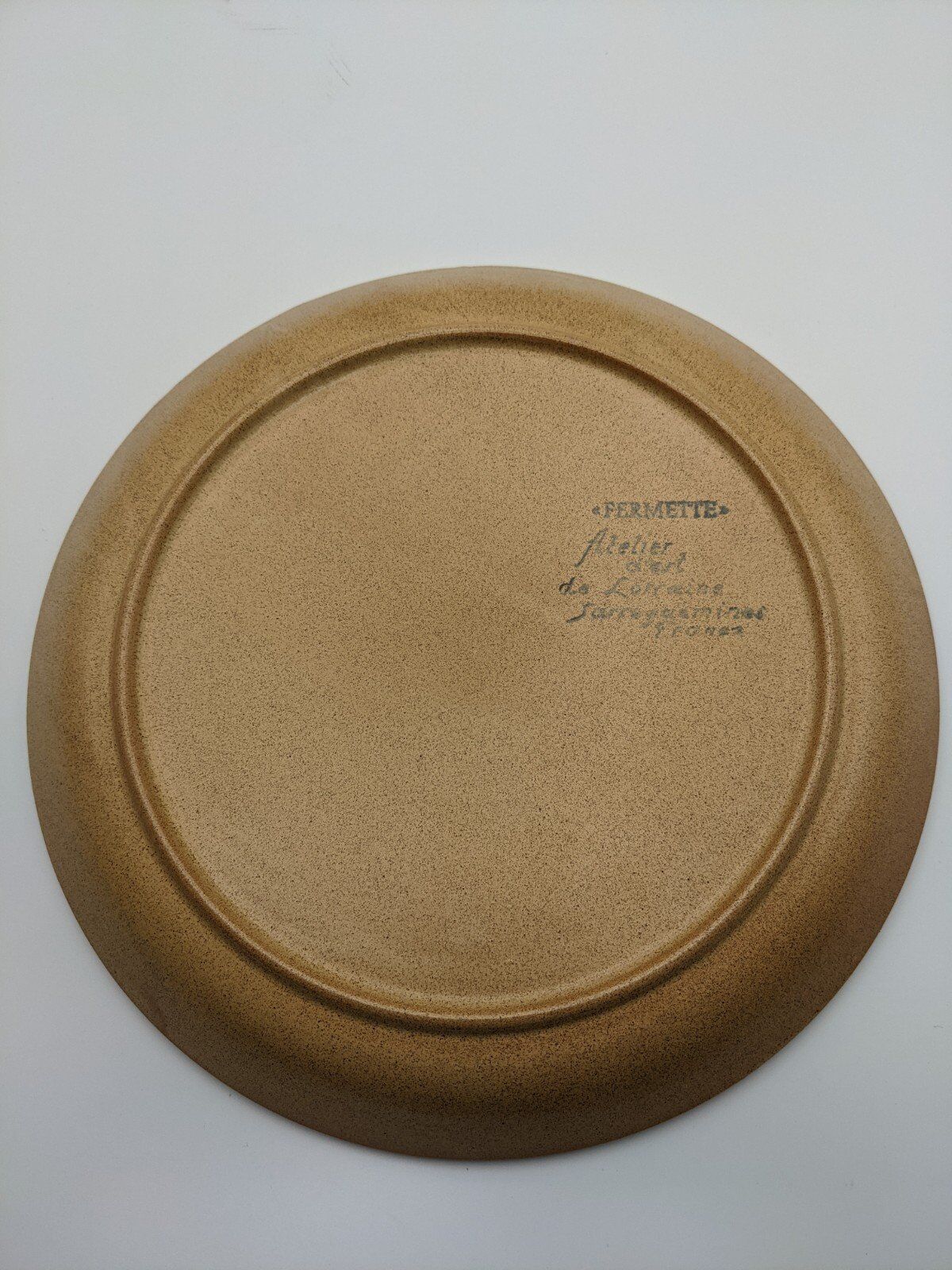Assiettes beige moucheté de Sarreguemines