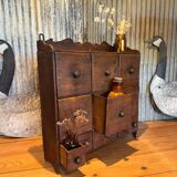 Ancien petit meuble de rangement à tiroirs