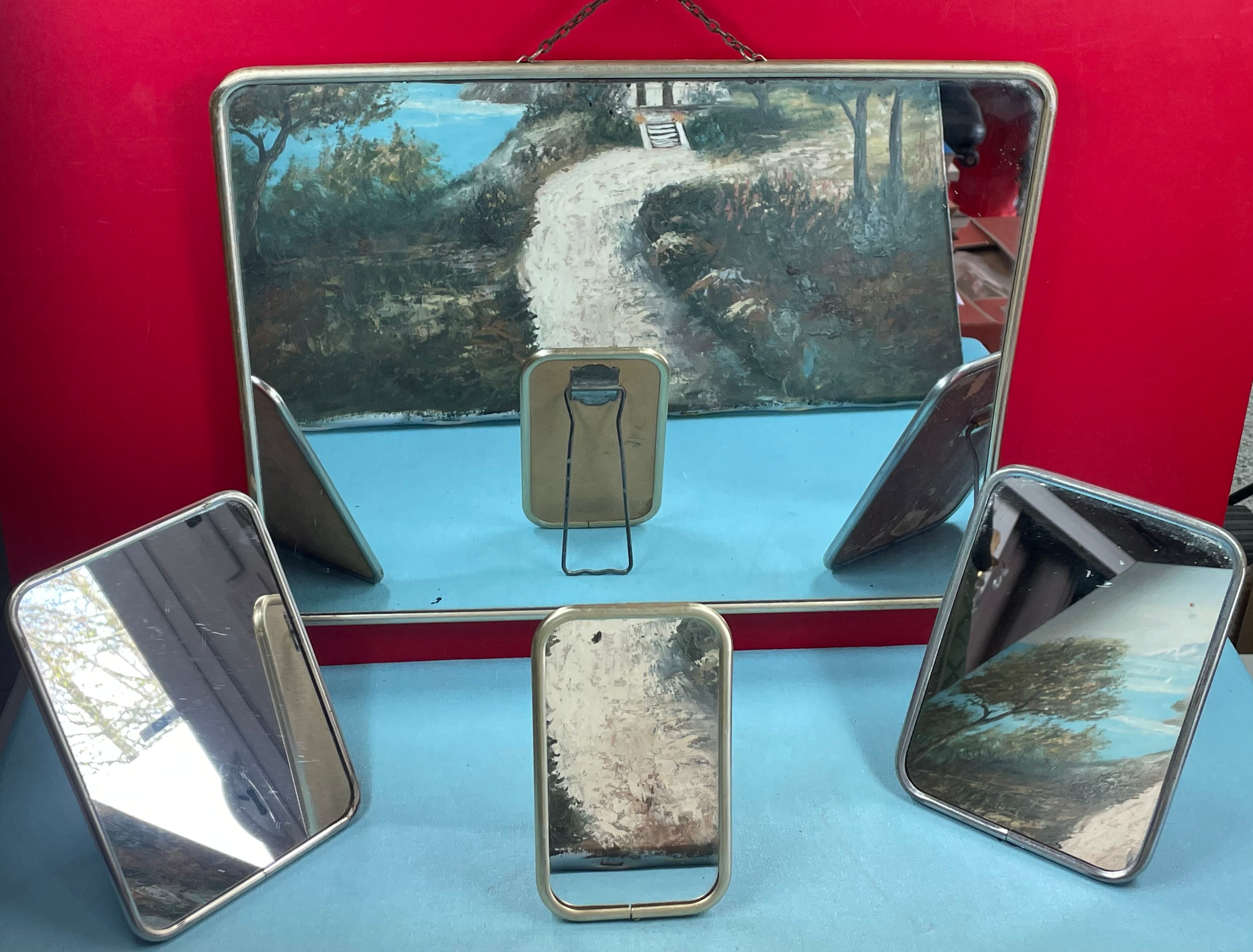 Set of barber mirrors to chain or to put down