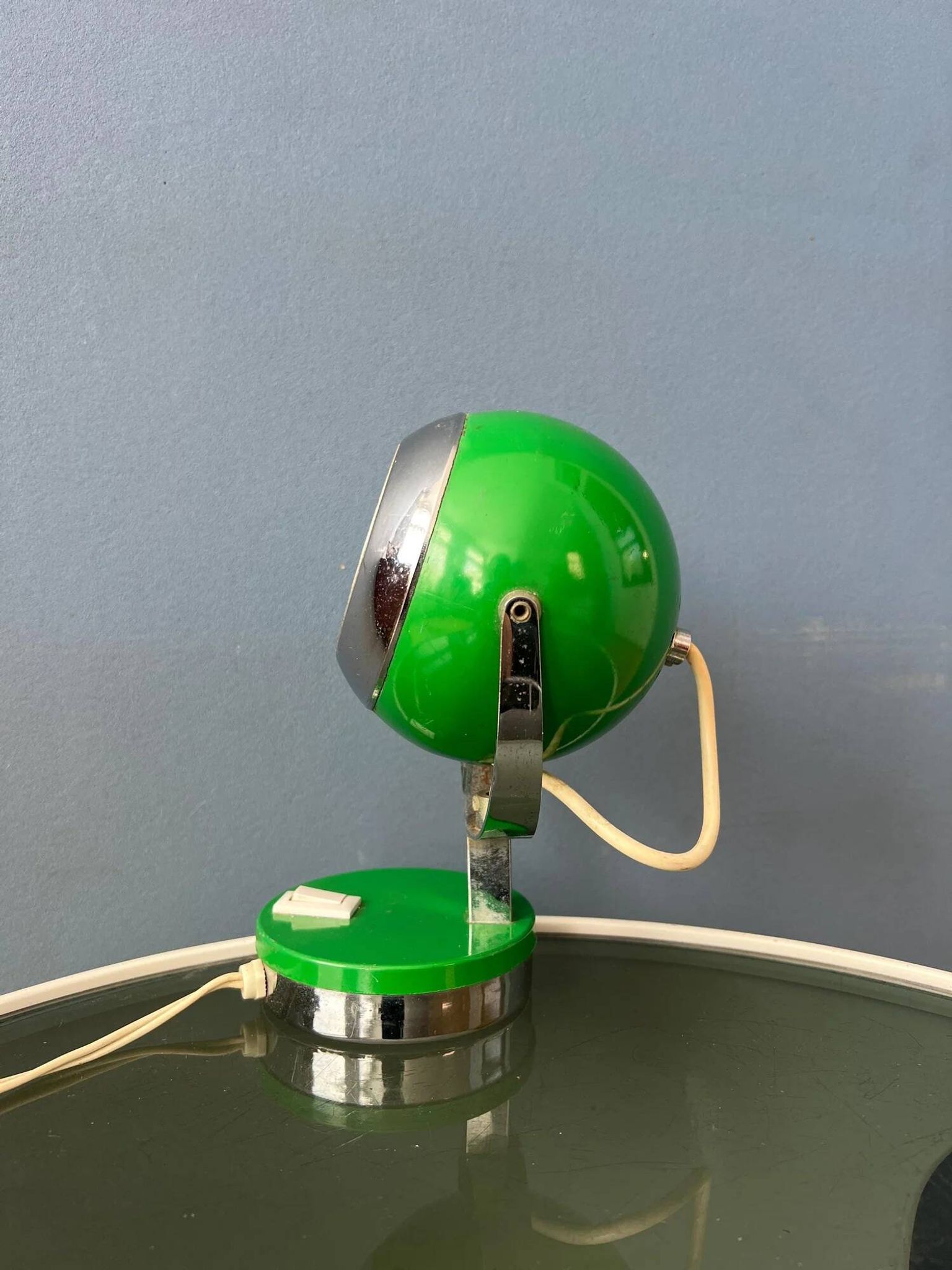Vintage green space age eyeball table lamp