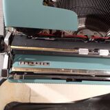 Typewriter olivetti lettera 32