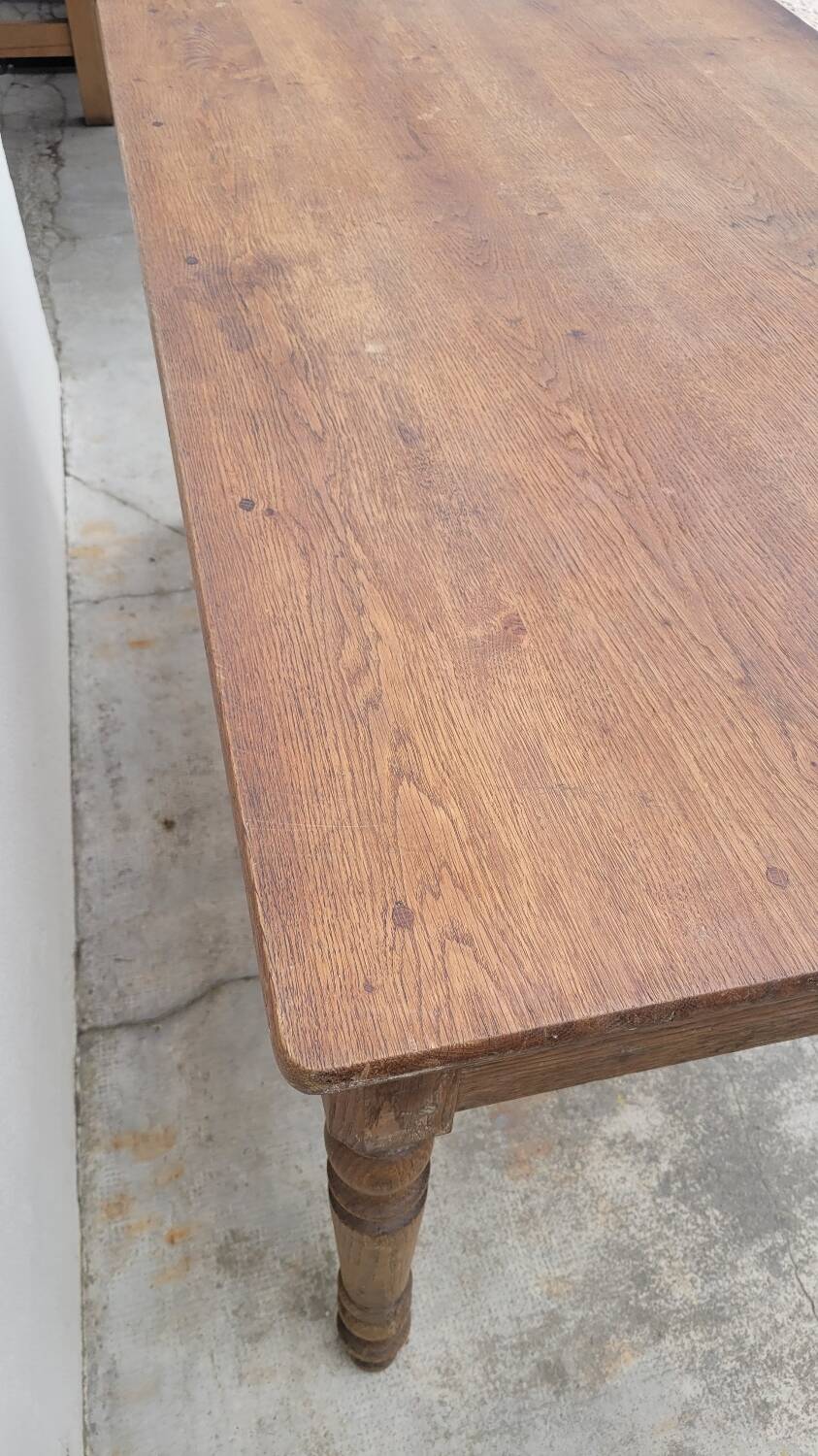 Rustic farm table in solid oak, Louis Philippe legs, 19th century - 1m40
