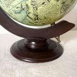 Globe terrestre vintage au style ancien
