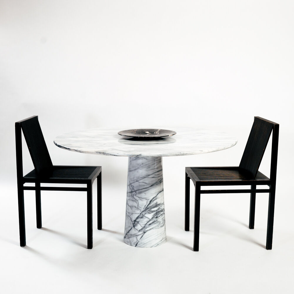 Table à manger en marbre italien du milieu du siècle dans le style d'Angelo Mangiarotti.