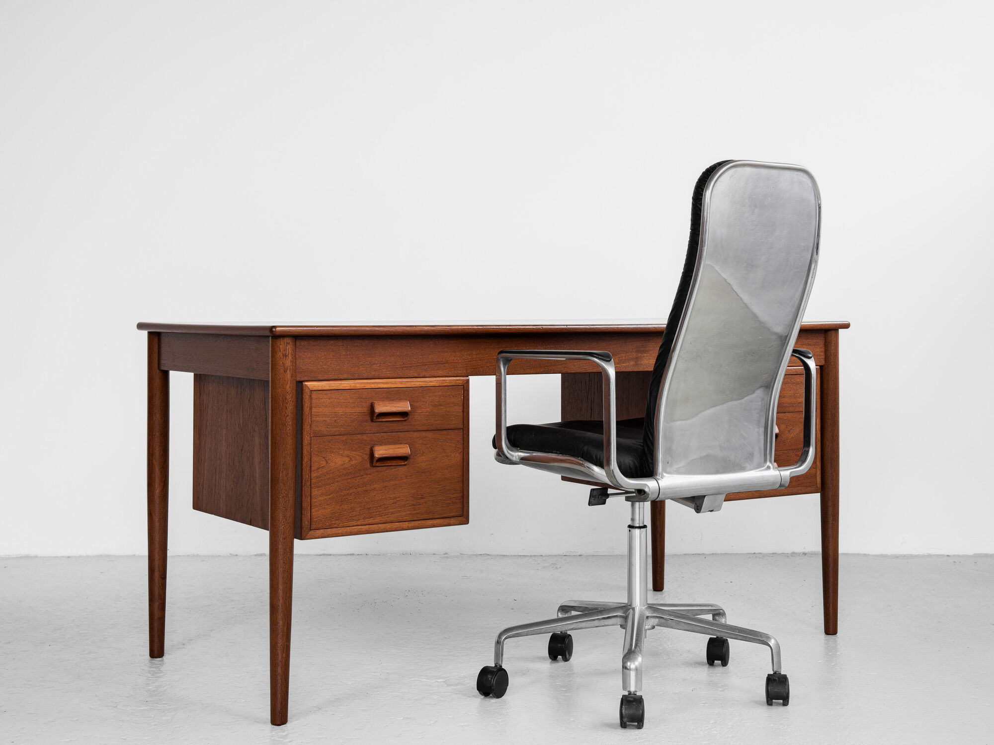 Danish desk in teak by Børge Mogensen for Søborg 1960s