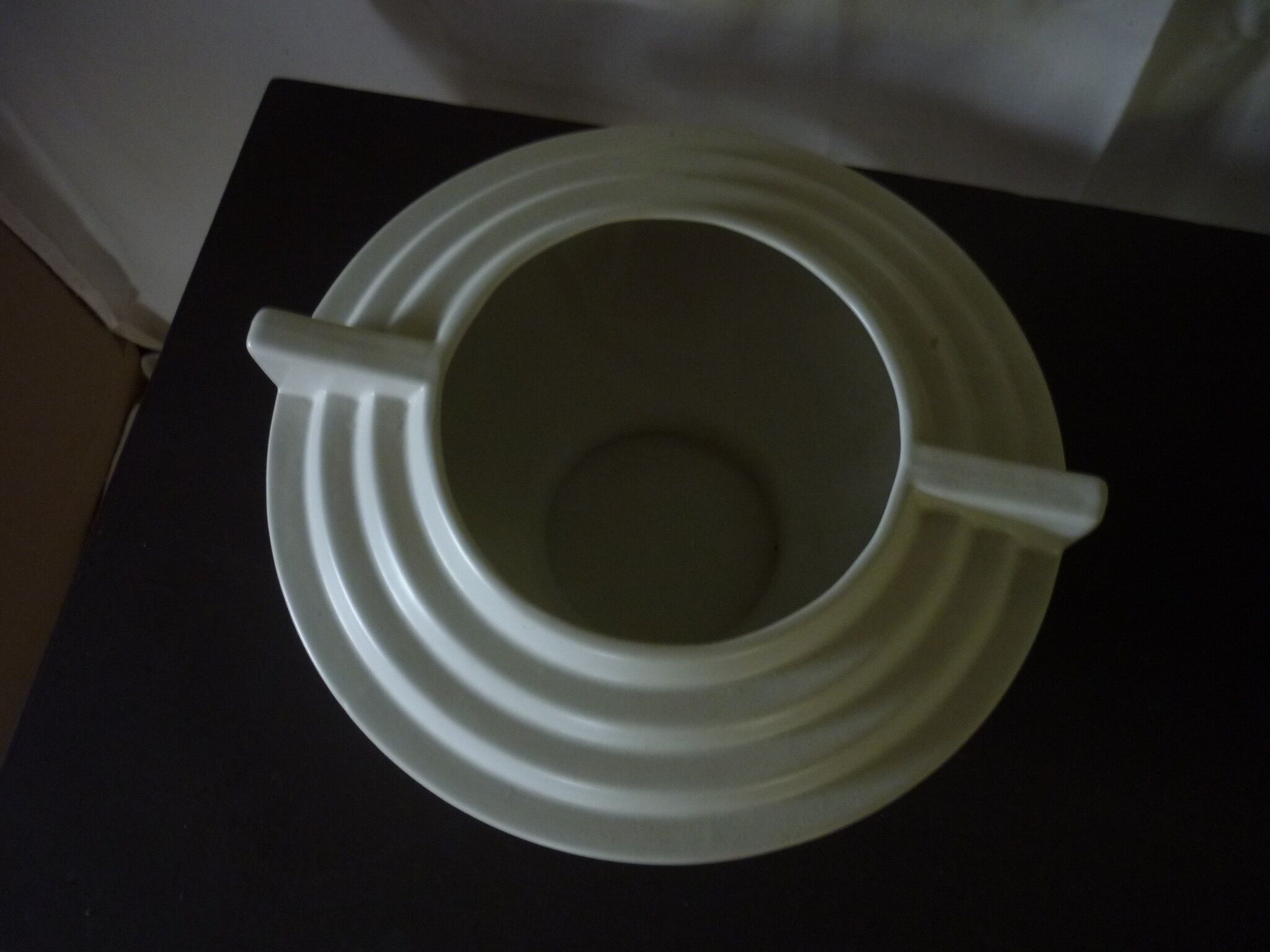 Beige ceramic vase What's