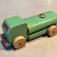 Camion citerne en bois, jouet ancien