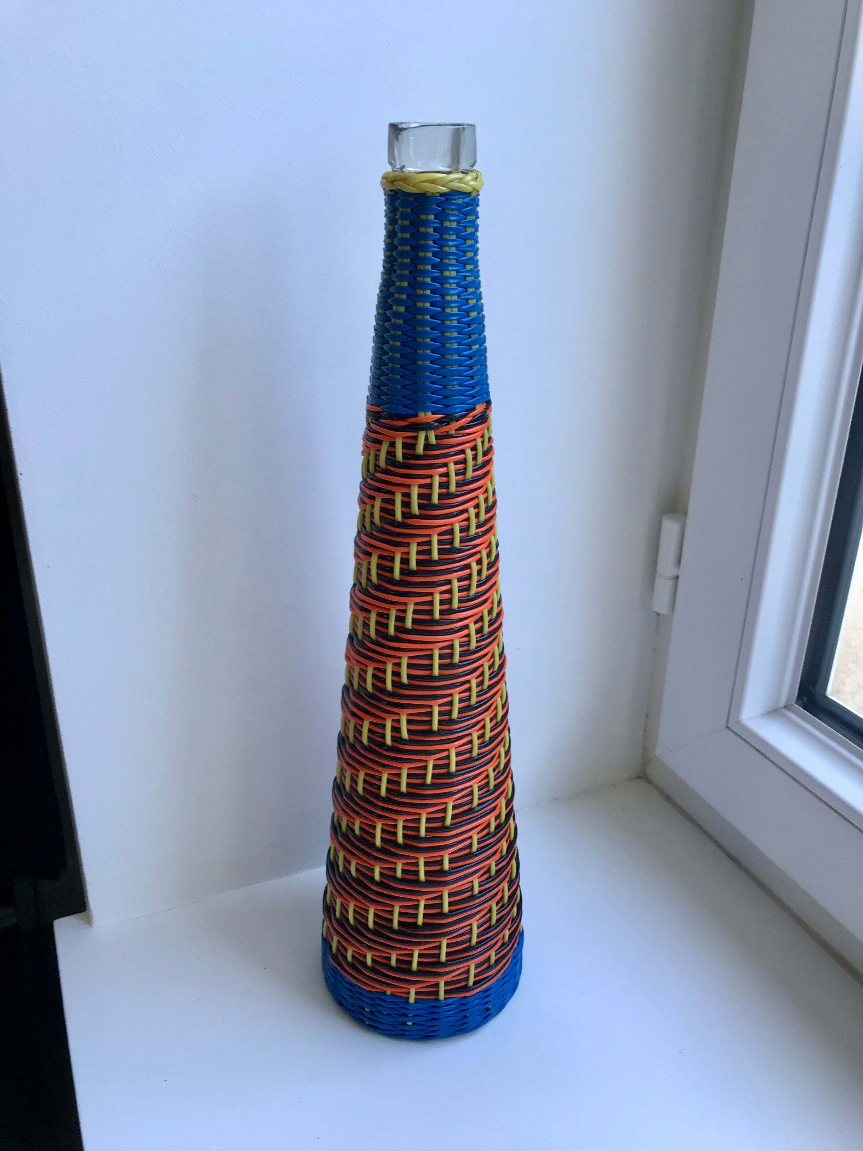 Bottle Scoubidou orange yellow and blue and yellow 70s