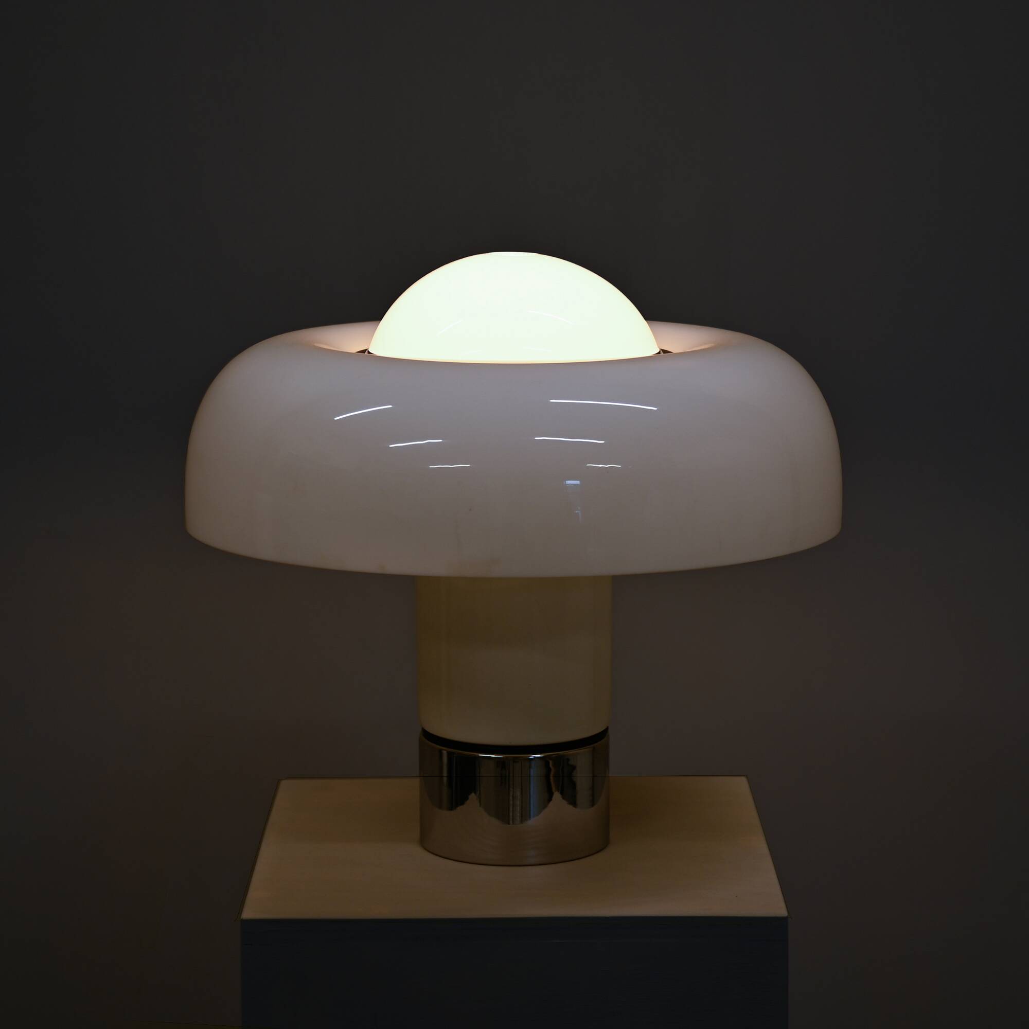 Brumbury Table Lamp chrome and white by Luigi Massoni for Guzzini Italy