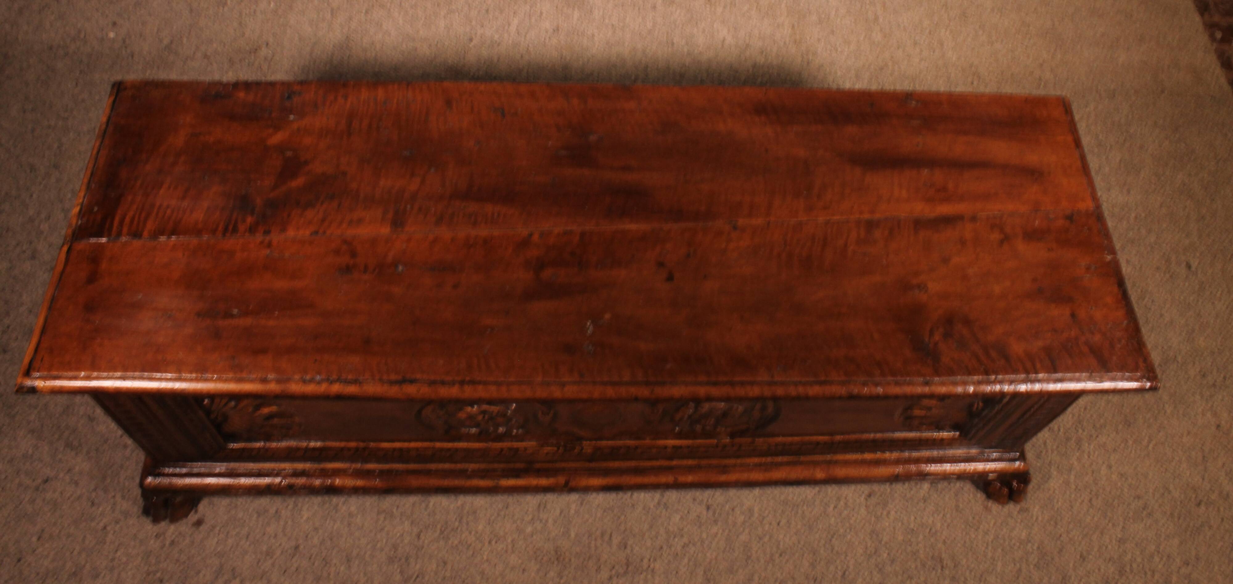 Italian Renaissance walnut chest - circa 1600