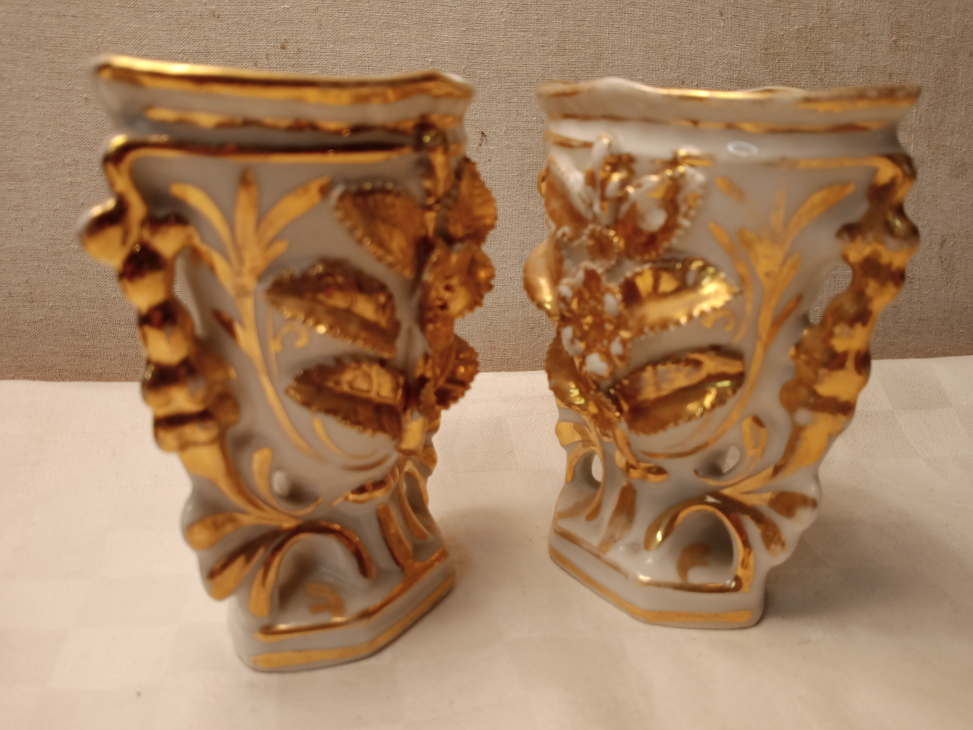Pair of porcelain vases of bets at the end of 19th