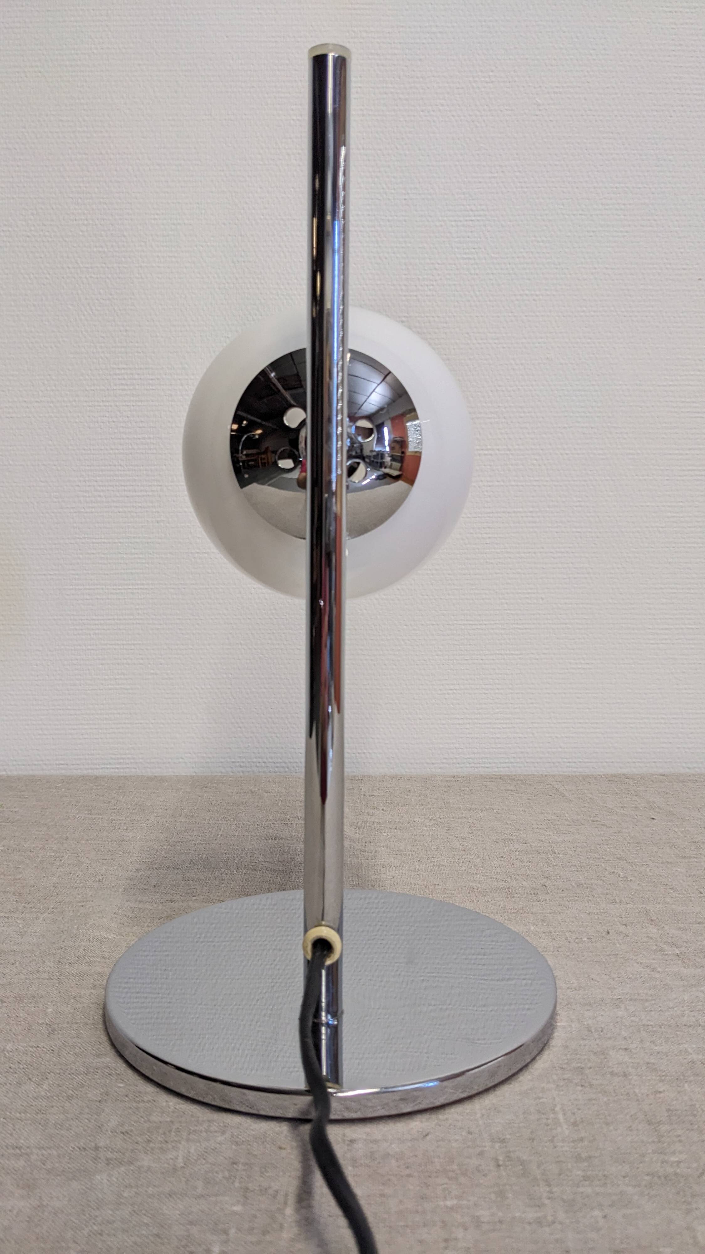 Space age lamp in white opaline from the 60s/70s
