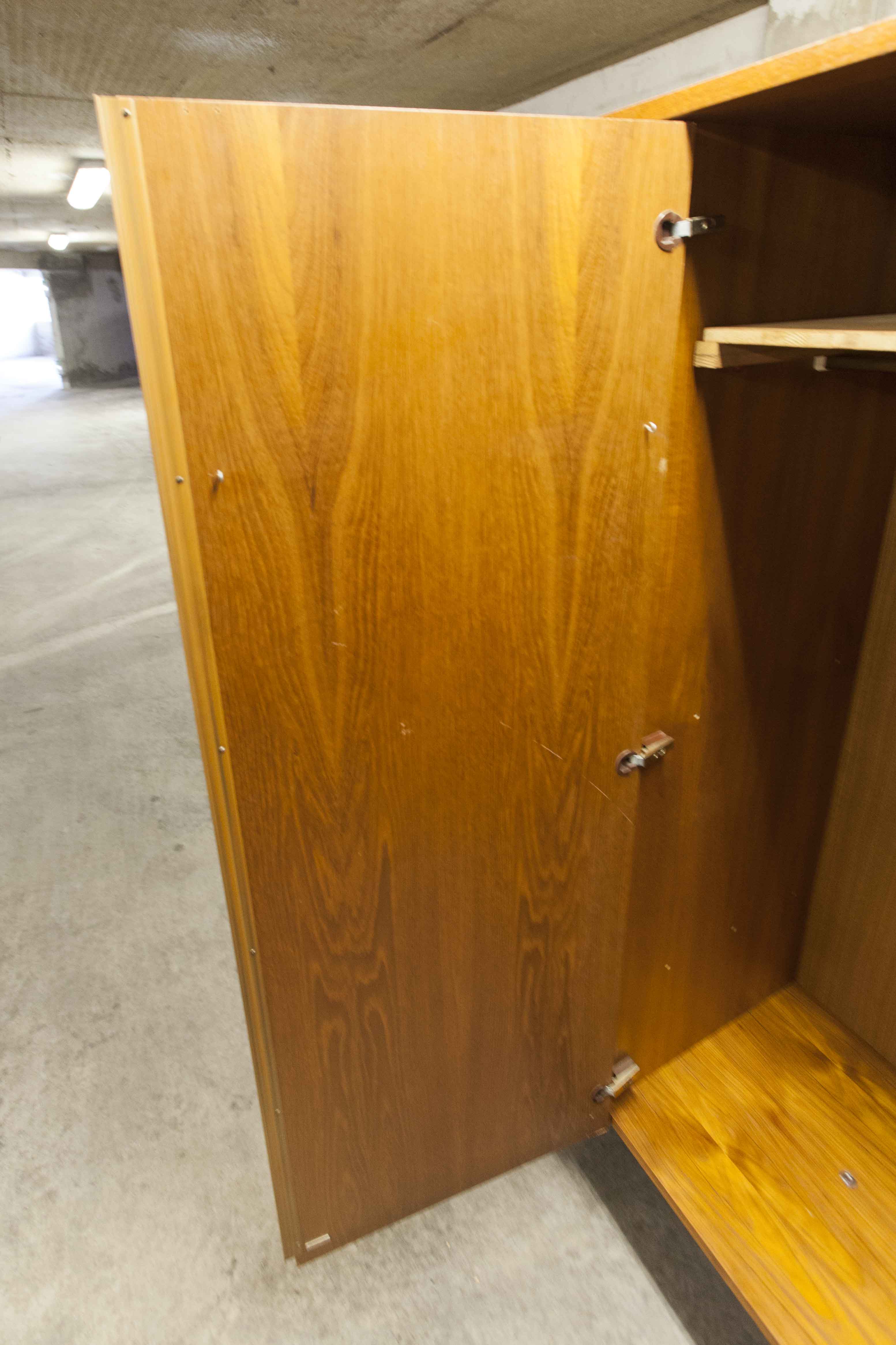 Armoire teck des années 60 Simat Meubles