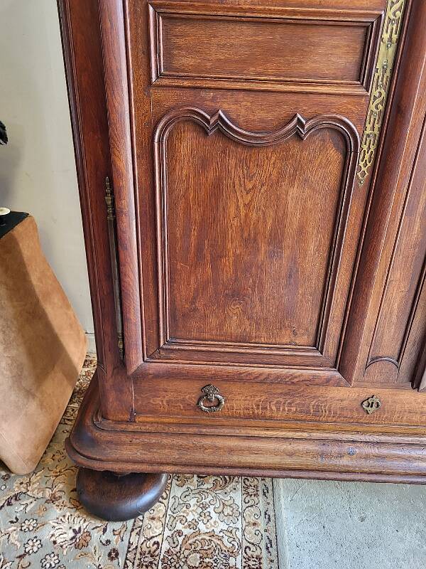 Armoire louis xiv en chene du xviii ème siecle