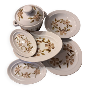 Ensemble plats et soupière