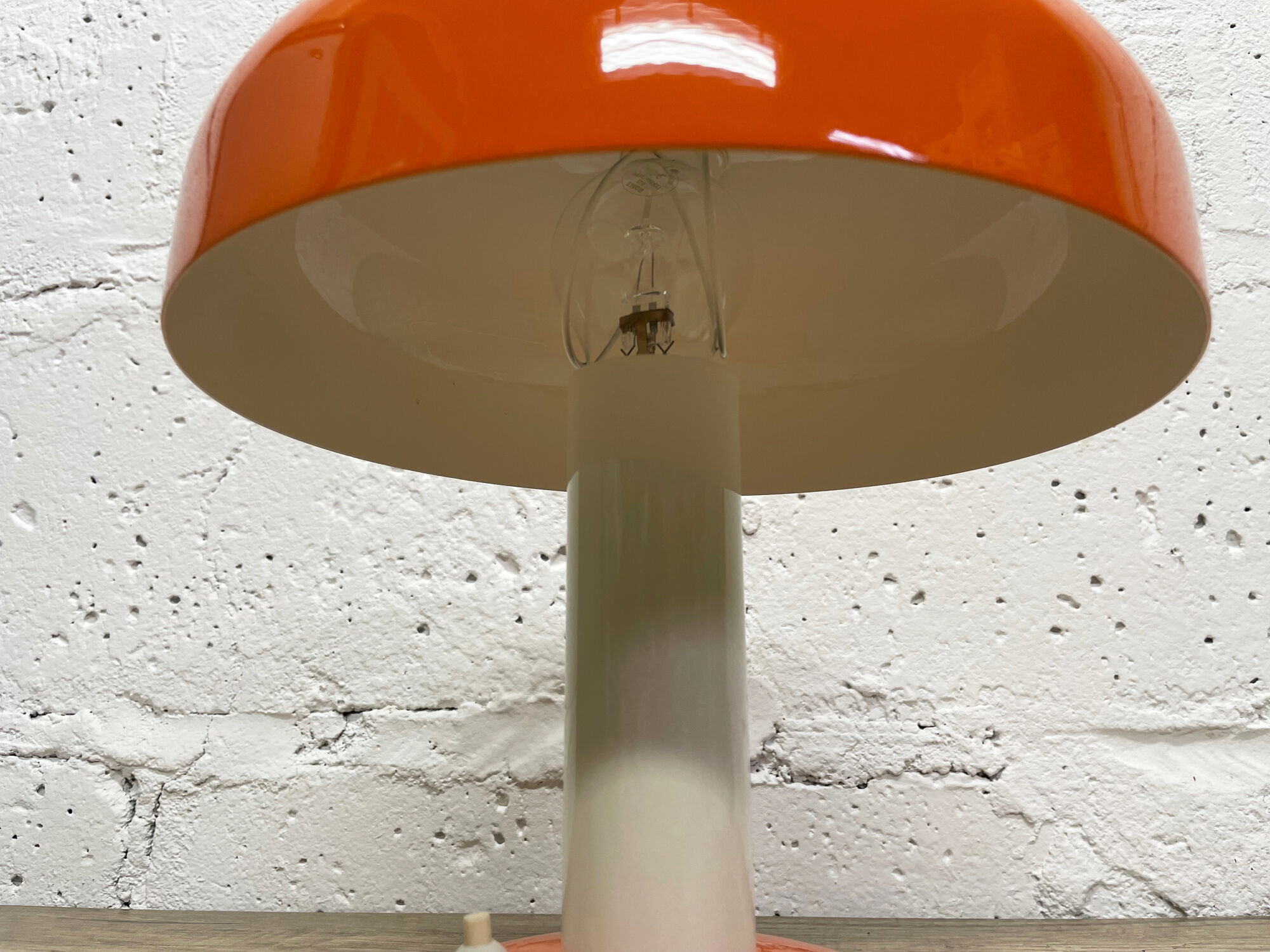 Pair of bedside mushroom lamps, Aris, 70's.