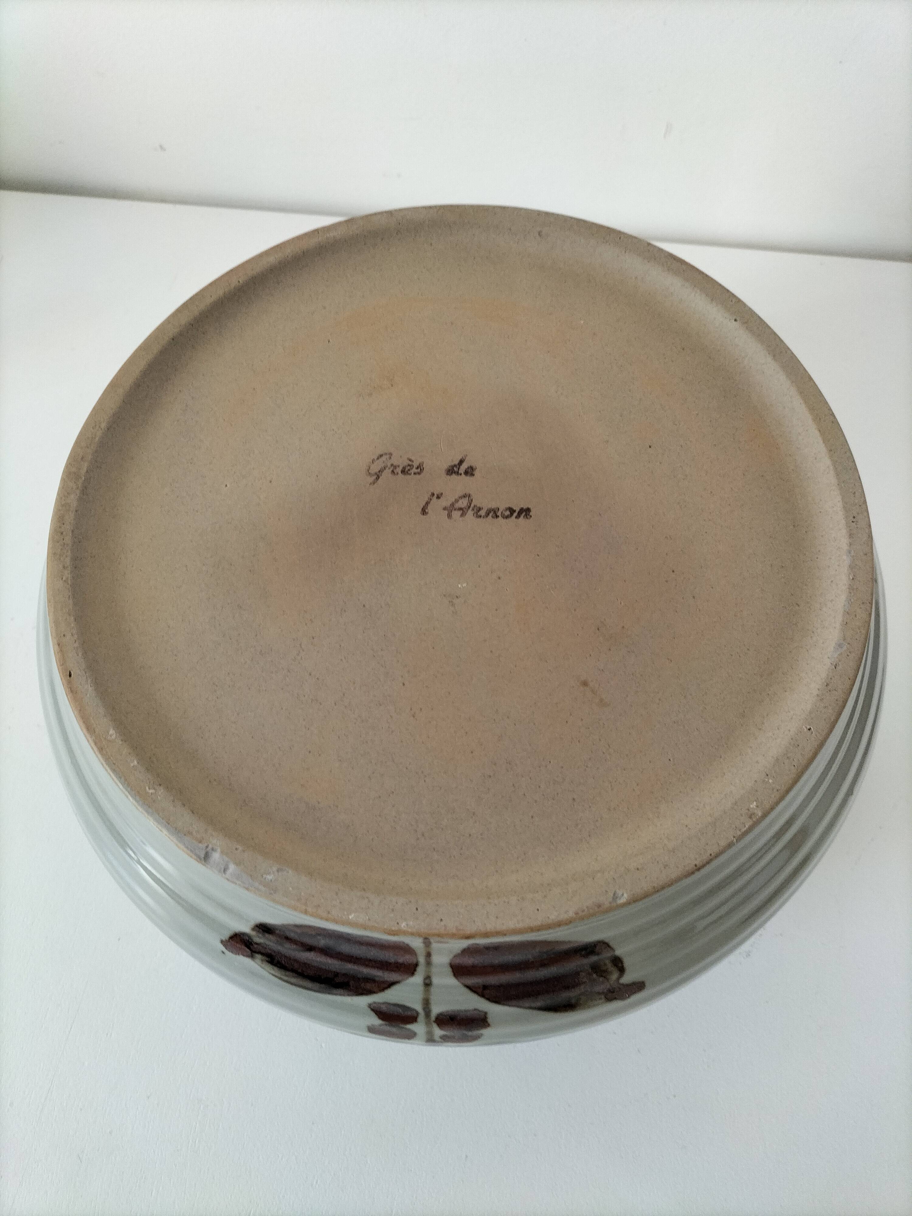 Large Arnon sandstone jar