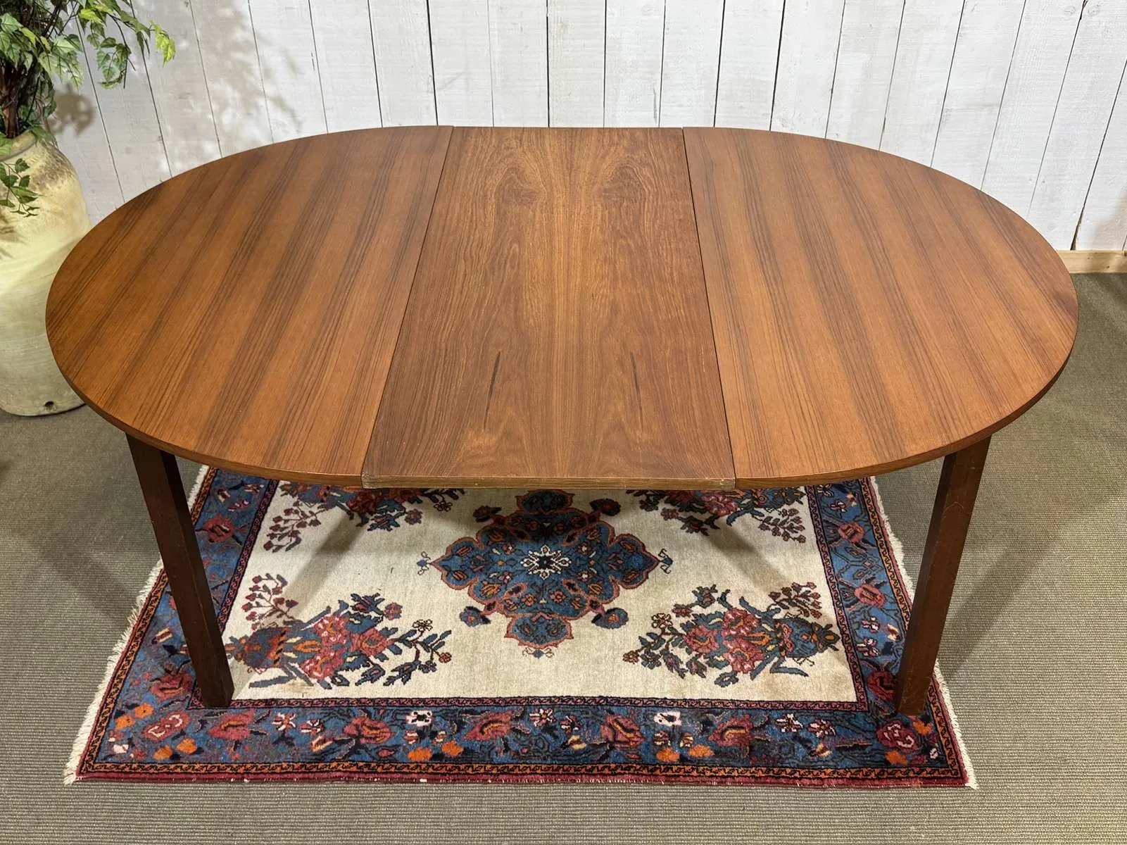 Table des années 1970 en teck avec 1 allonge
