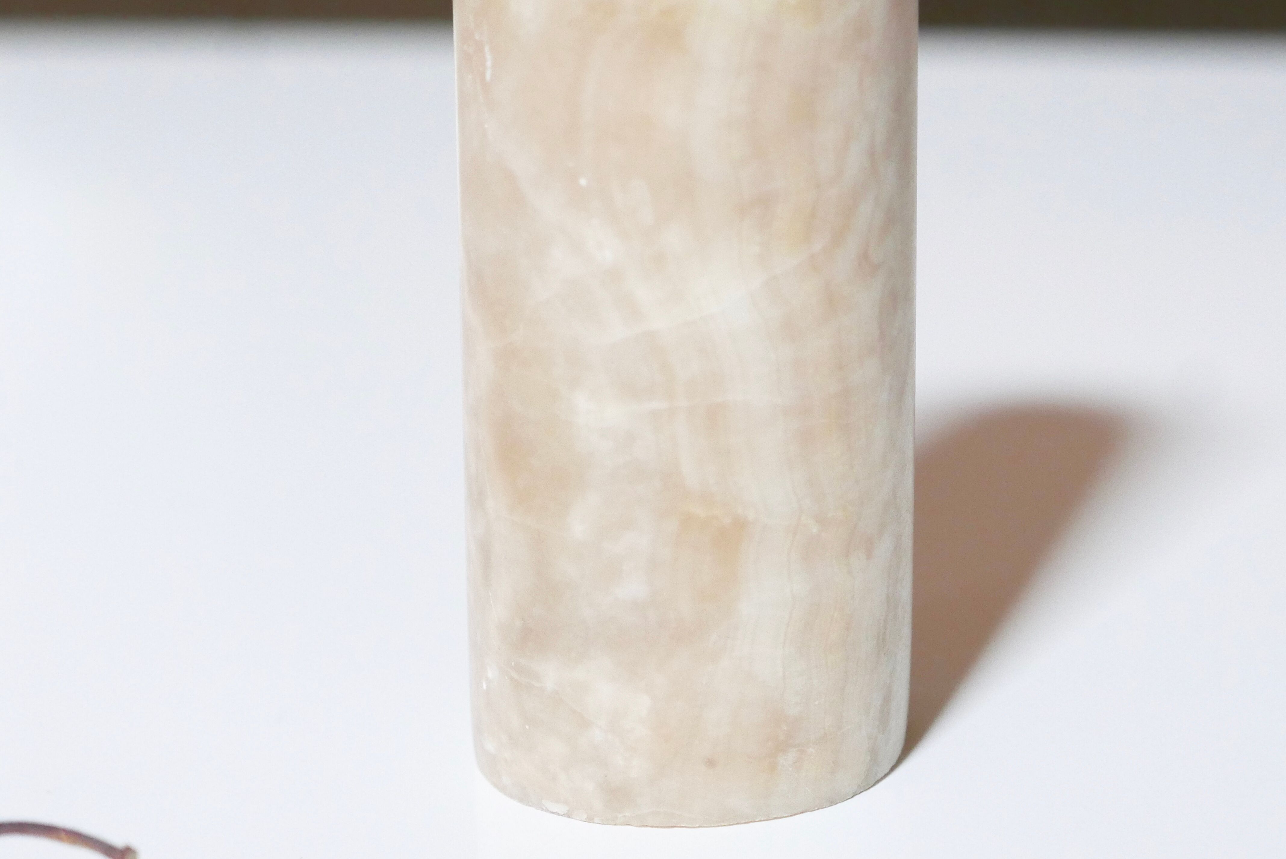 Vase cylindrique en albâtre, années 70