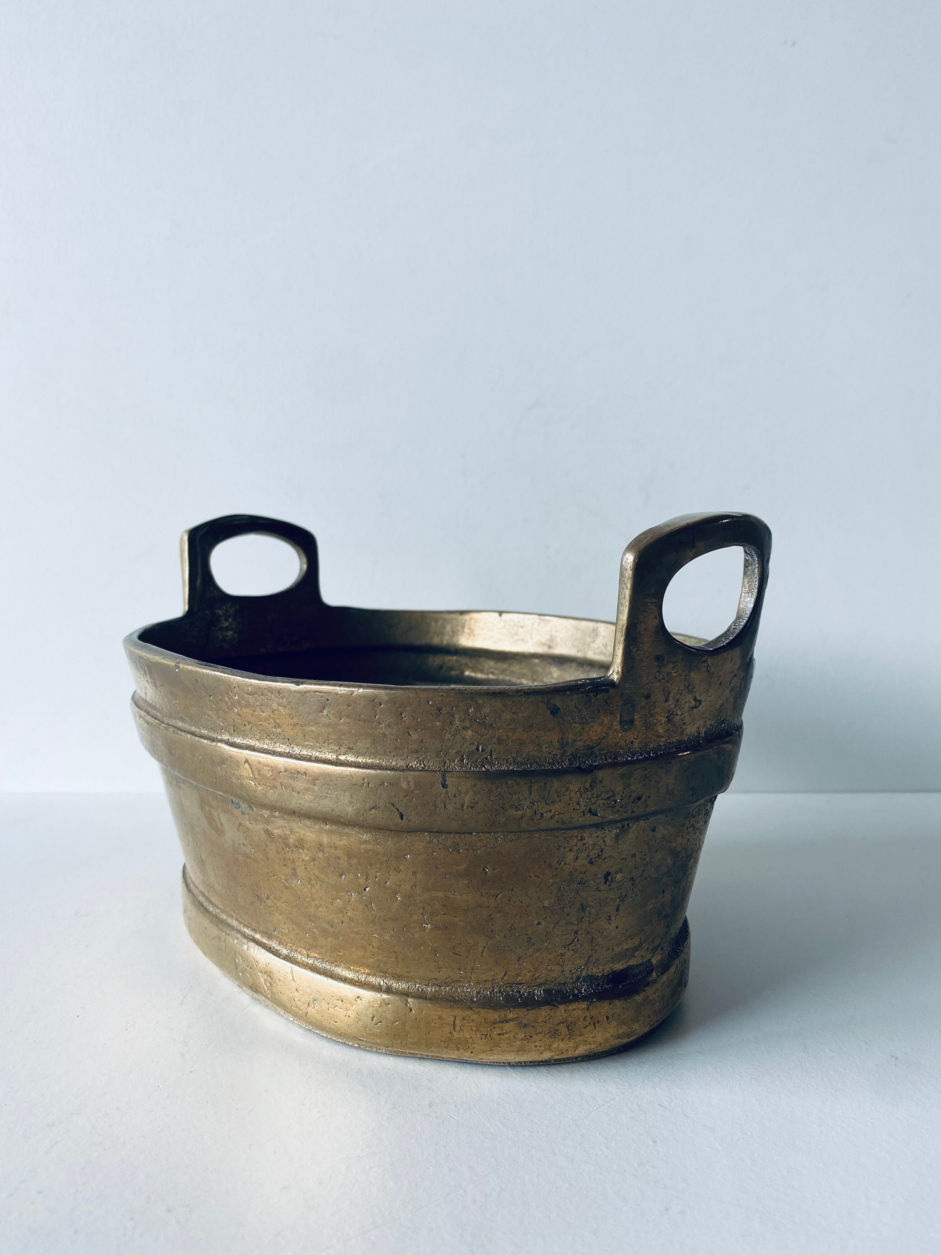 Bronze pot