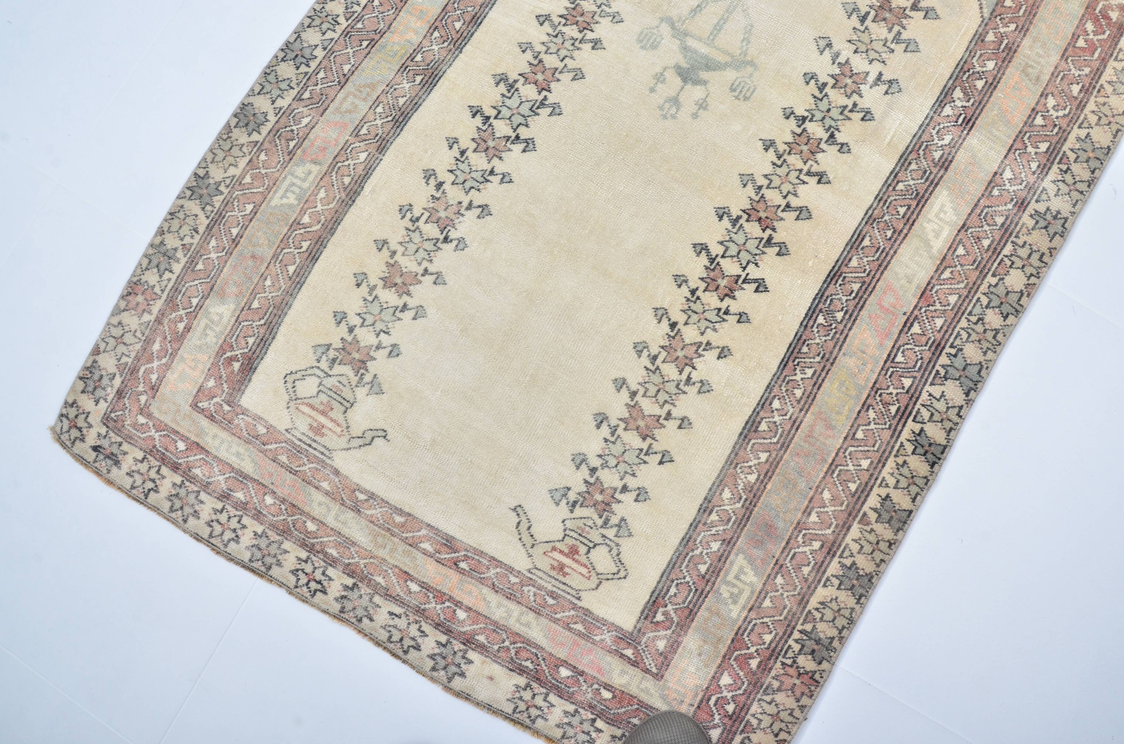 Tapis turc à motifs floraux beiges Oushak, référence 3085