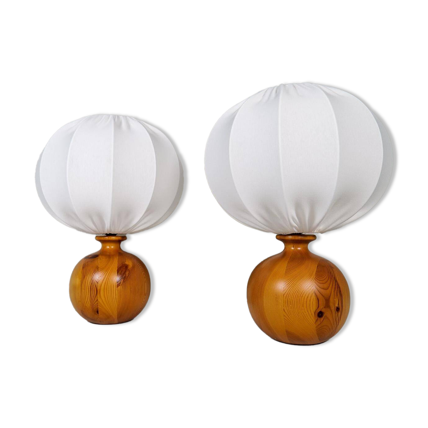 Sculptural modern table lamps from the mid-century in solid pine, Fagerhults Sweden, 1970.