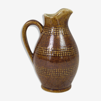 Small Digoin sandstone pitcher