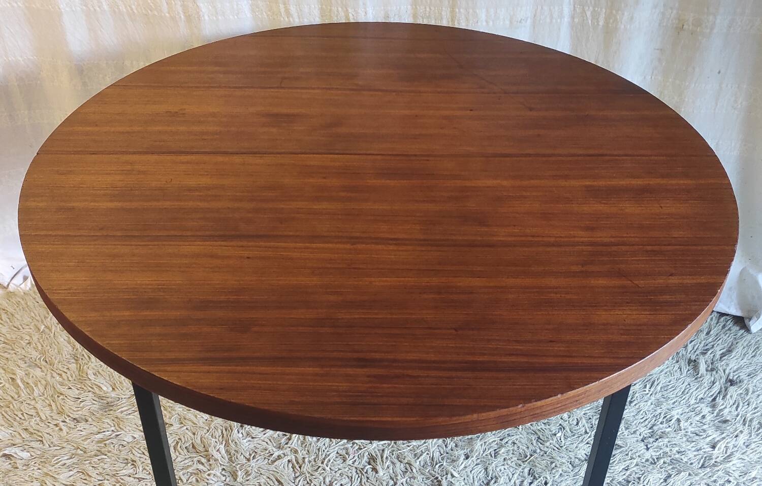 Round dining table 1960s